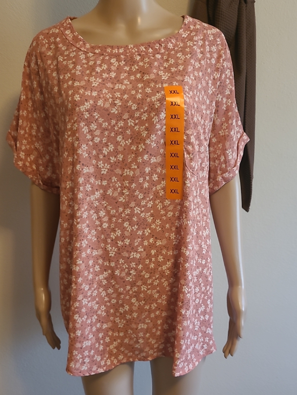 NWT - Buffalo - David Britton - Melon floral short sleeve Blouse.  Size XXL